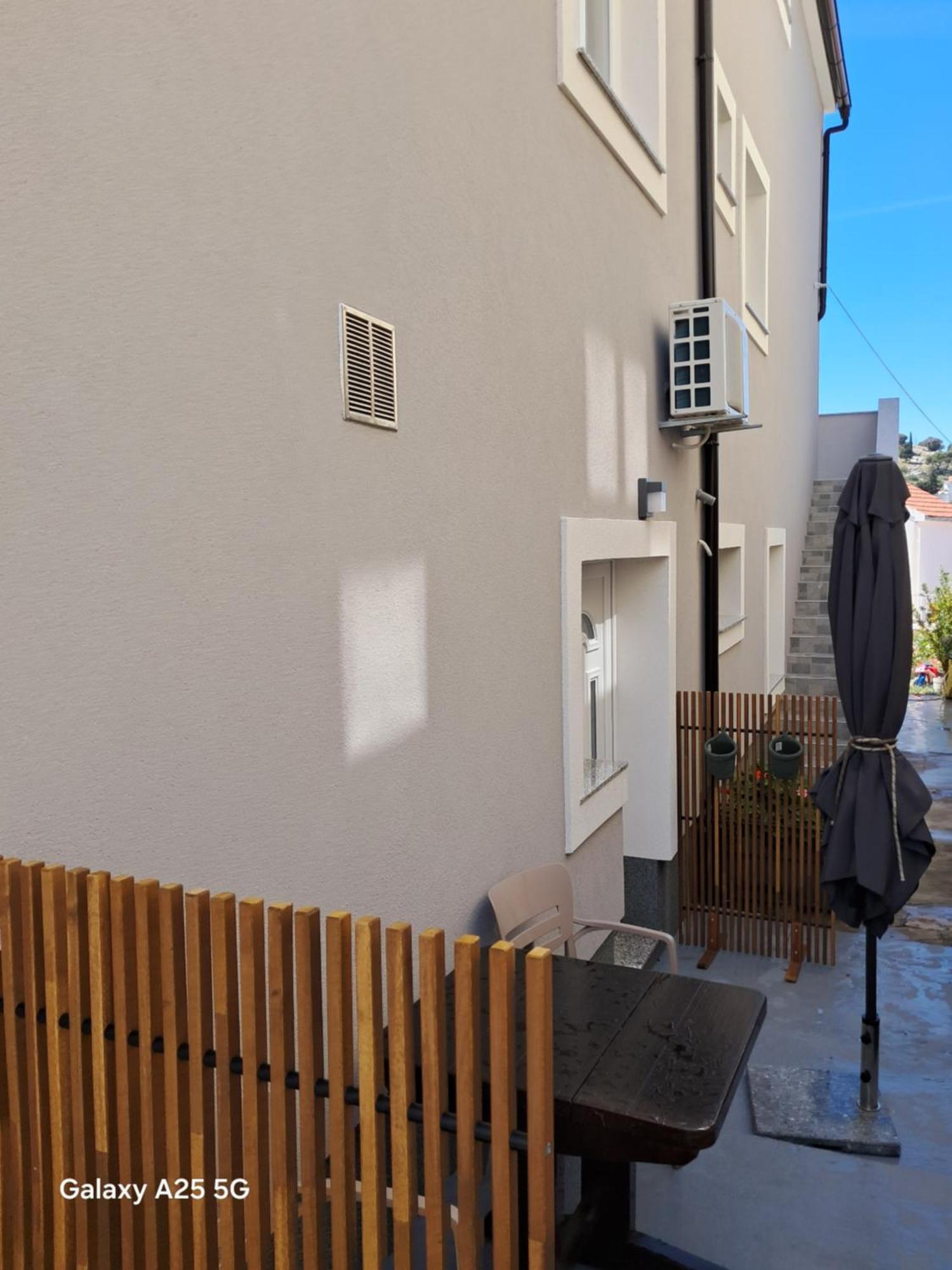 Apartments Tonci Tribalj Εξωτερικό φωτογραφία